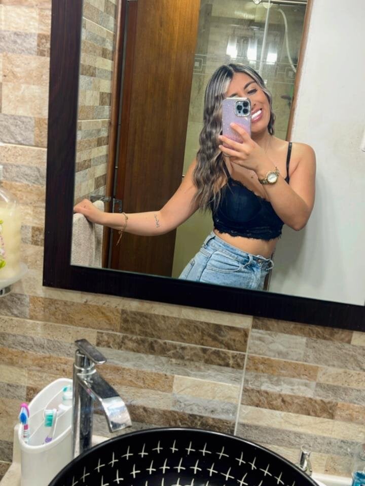 stripchat veronicamist95 webcam profile pic via myliveeroticcams.com