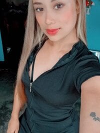 Jhonnykymberlee's Offline Chat Room