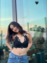 Ritika_Thakurr's Offline XXX Chat