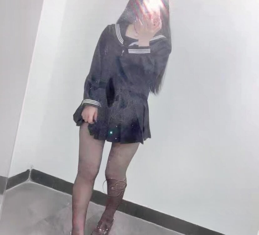 Watch lilisey112 live on cam on StripChat