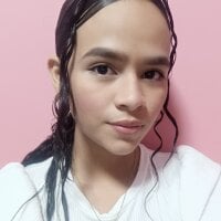 Alina_Lennox's Offline Chat Room