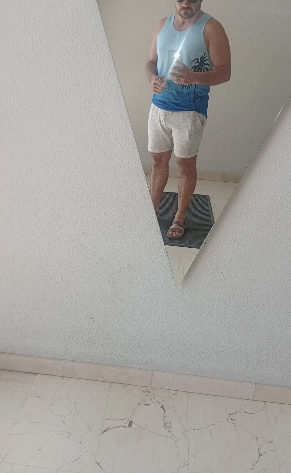 Mzjdgquiu: συνομιλία ΧΧΧ εκτός σύνδεσης