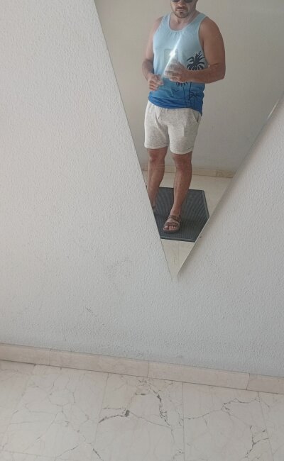 Mzjdgquiu Live Cam on StripChat