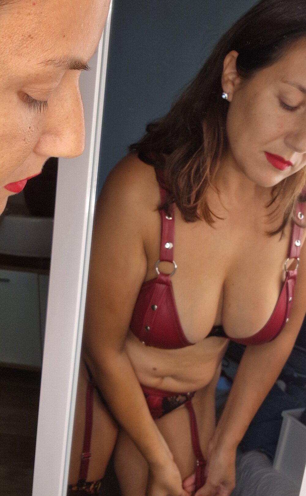 watchgirlcam.com reginarossa livesex profile in italian cams