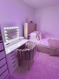 naked_blonde's Offline Chat Room