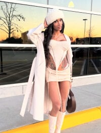 hotsweetmila's webcam live show