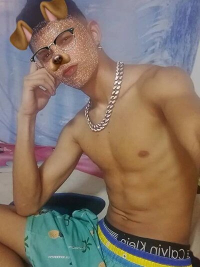 zeus_23_cm from stripchat