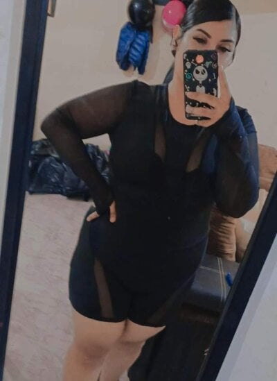Kiimii_31 on StripChat