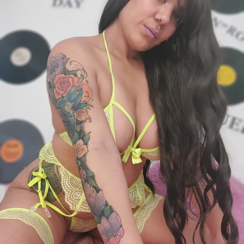 Cam girl nicolette_rock