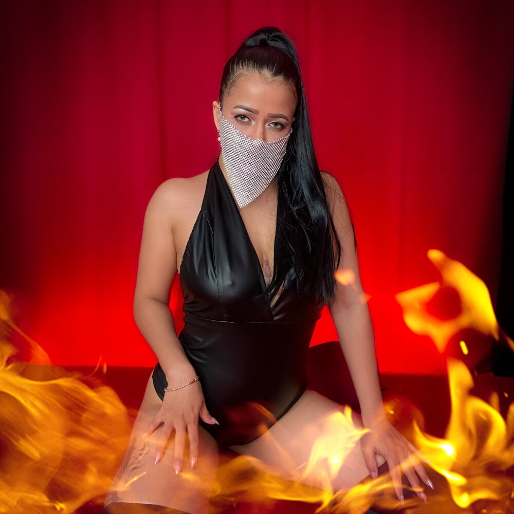 Modèle de Webcam New_Arab_Kingdom : Show porno gratuit en | Stripchat