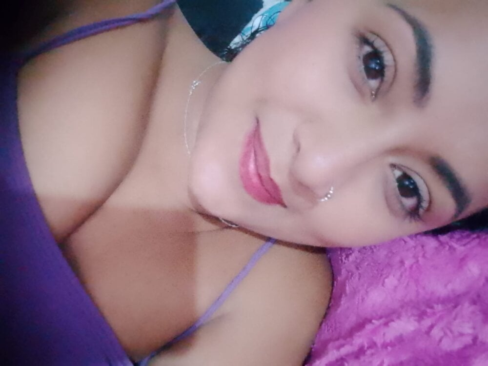 lustydesirex_eup webcam profile - Colombian