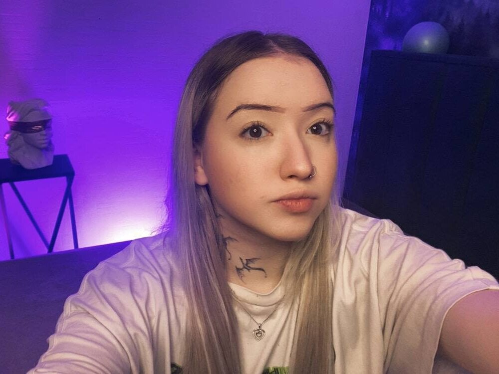 free6cams.com adenacoplan livesex profile in french cams