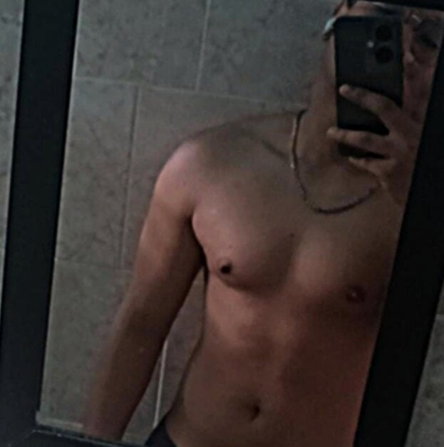 camilo_0621 from stripchat