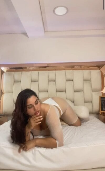 AlexaMora_ private show