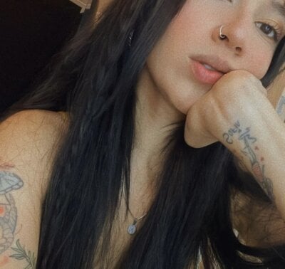 eveliin070 from stripchat