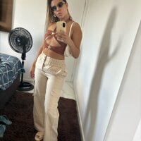 Lorenacasada's Offline Chat Room