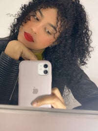 QUEENCAROLIM's Offline Chat Room