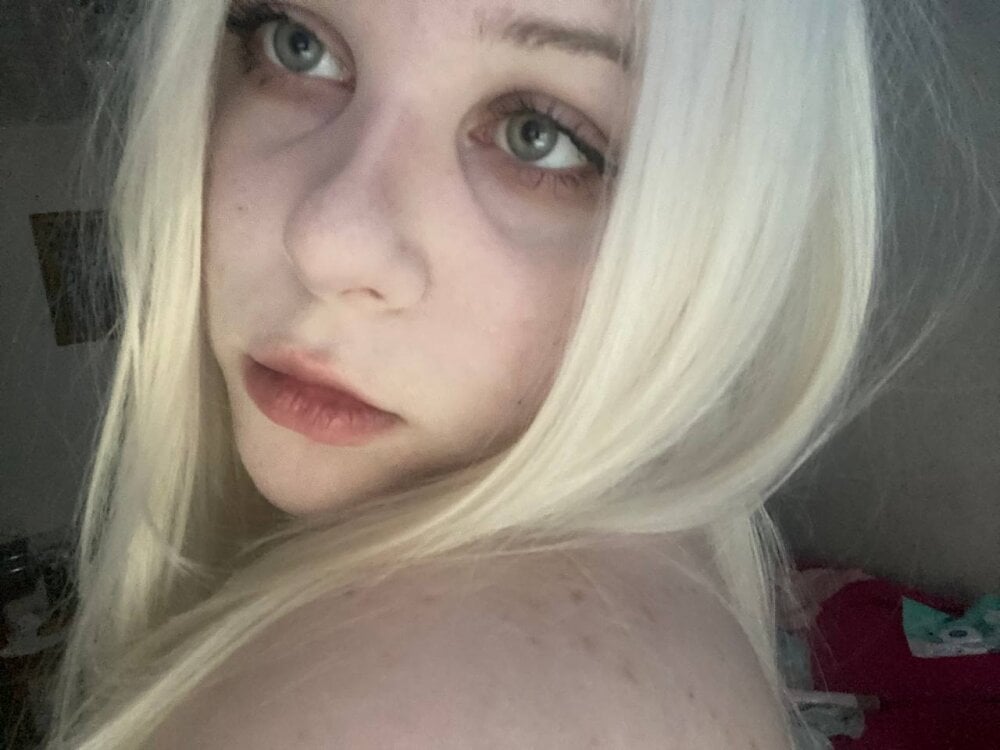 irishewitt webcam profile - French Polynesian