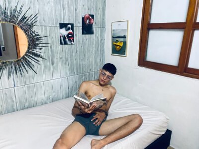 criss_bell from stripchat
