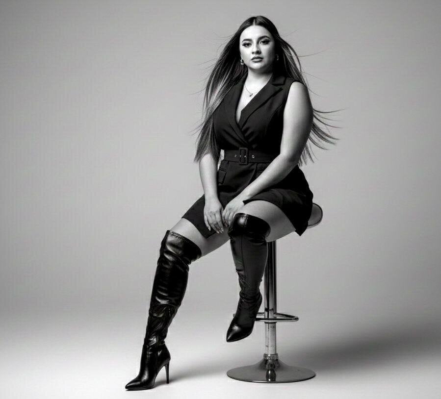 watchgirlcam.com vanessa_sexyhot_ livesex profile in hairy cams