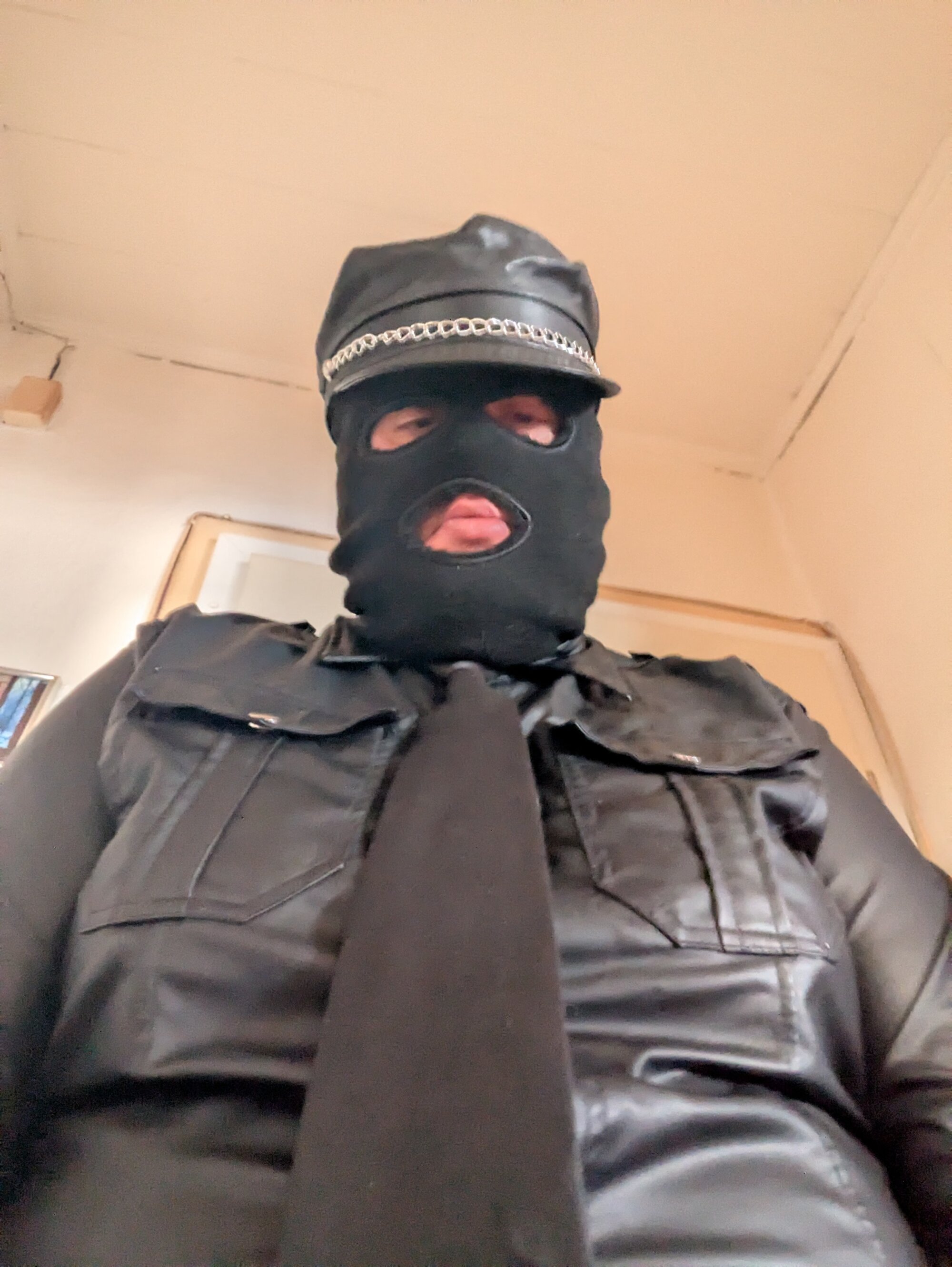 Mrleather85cig@xh
