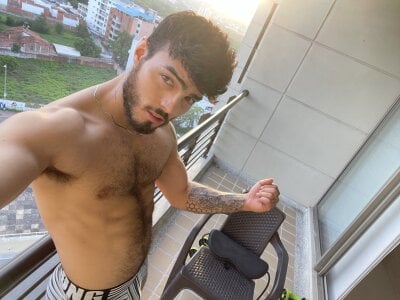 Paulwolf69 Live Cam on StripChat