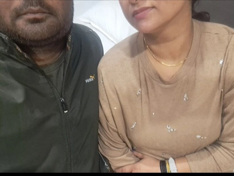 Lovelycouple25 Adlı Modelin Çevrimdışı XXX Sohbeti