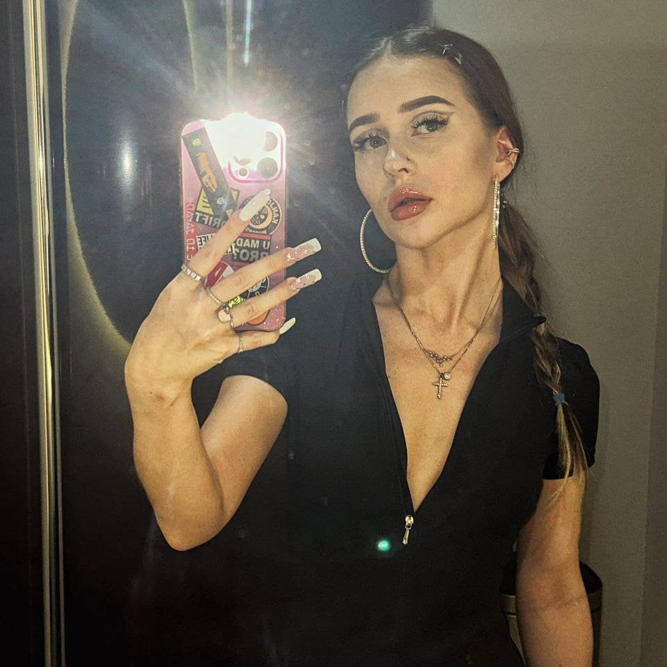 PollyHesseyf profile