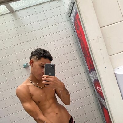 leonard_ian from stripchat