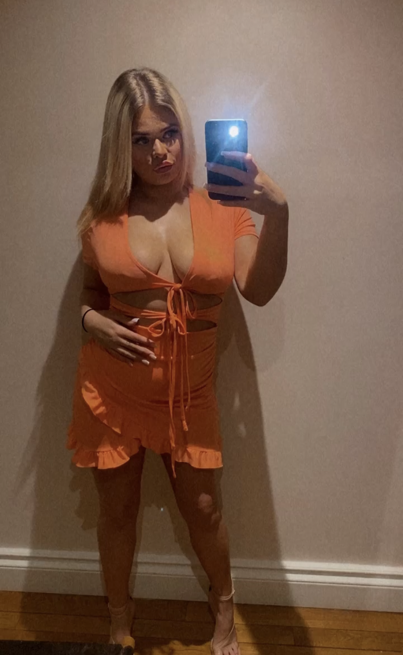 Live sex webcam photo for EllStripper #288919387