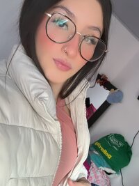 MiaCoopers_Pink's Offline Chat Room
