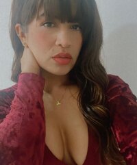 Canela_88's Offline Chat Room