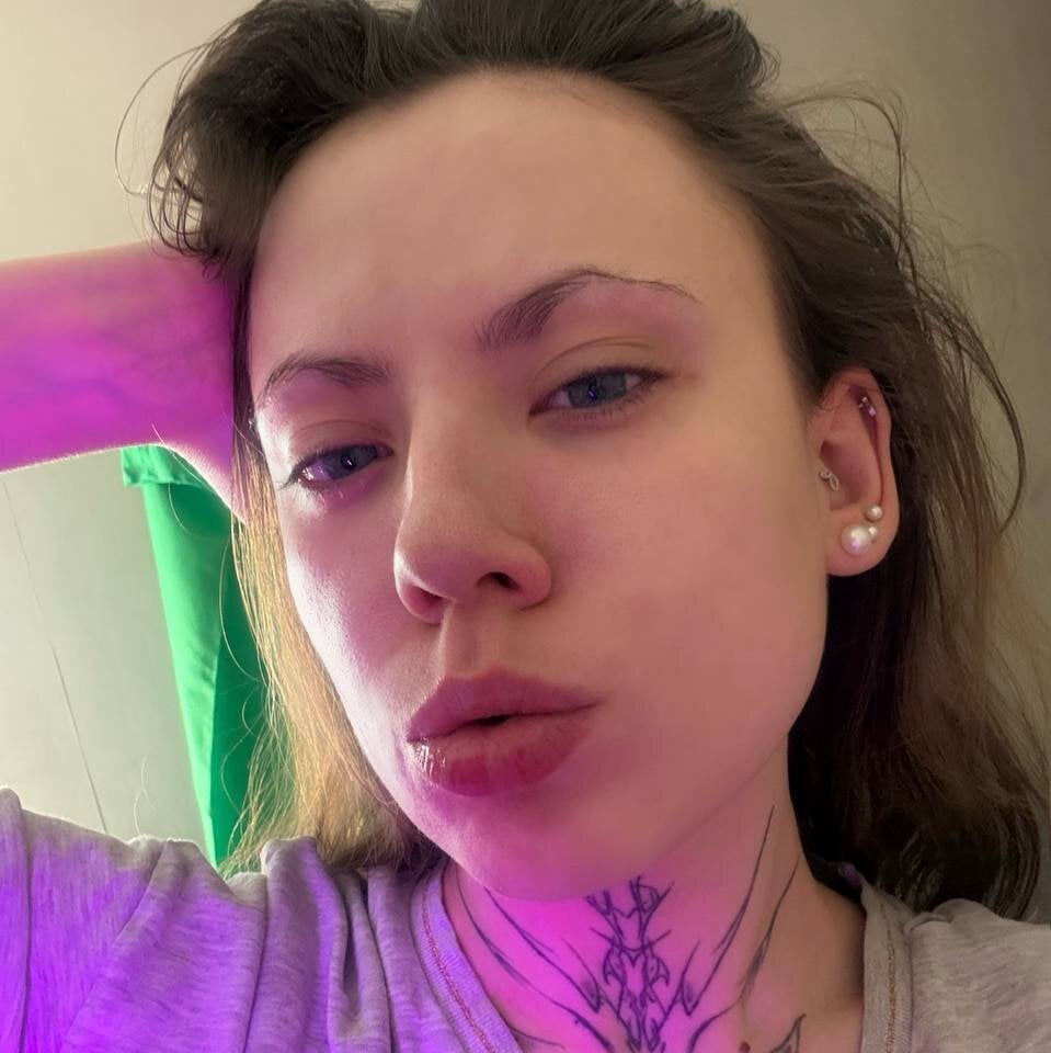 mega-camsex.com moonhaze__ livesex profile in white-hair cams