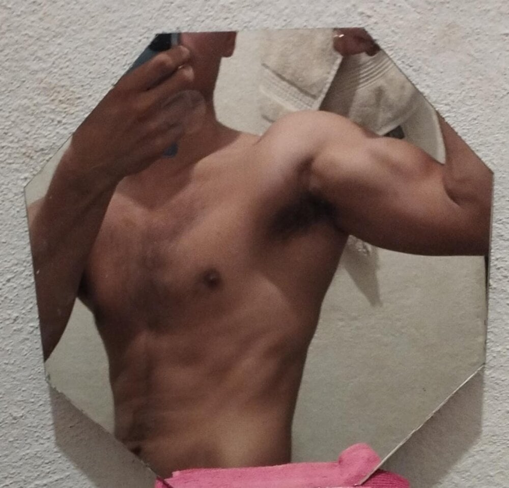 DelayedDare75's Offline XXX Chat