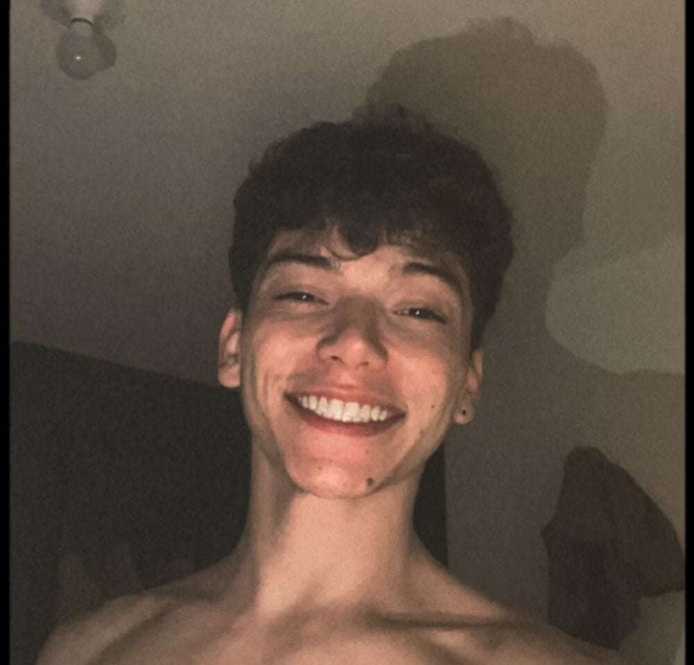 Denis_Enzo_'s Offline XXX Chat