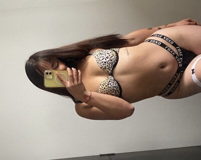 Clara_Galle11 on StripChat