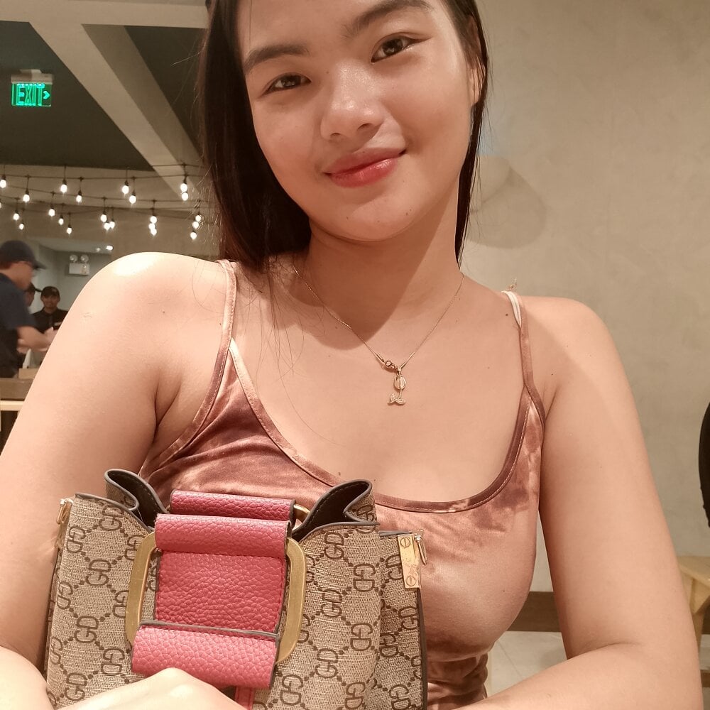 foxygoddess19 webcam livesex profile on livesex.fan