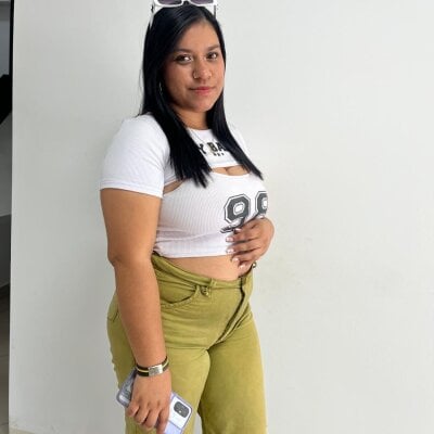 naomiember7 from stripchat