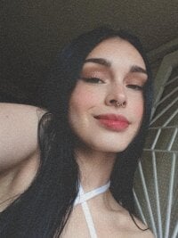 Sadie_Melissa_'s Offline Chat Room