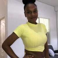 rosa_brunettee's Offline Chat Room