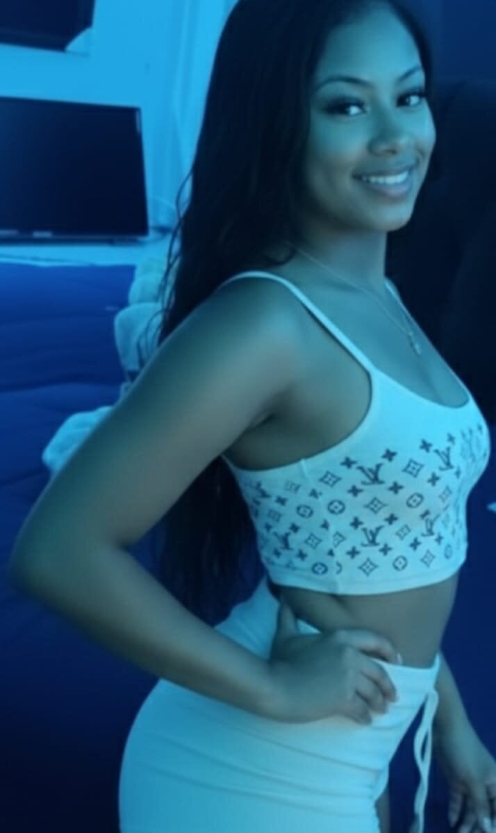 bestlivesexchat.com mileysexylatin livesex profile in droped-down-from-the-skies cams