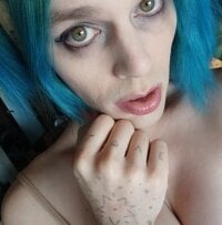 CarmahSuxxx's Offline Chat Room