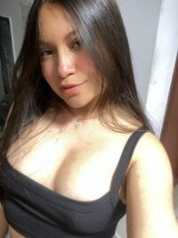 Rousse_Jhonson_'s Offline Chat Room