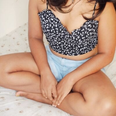 Bella_Luna18 - role play young