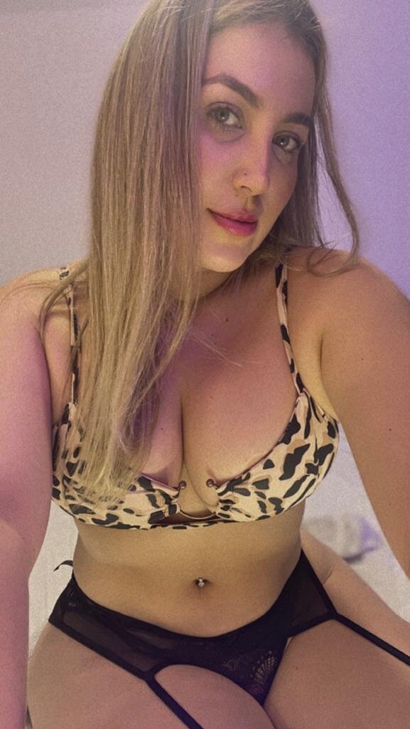 Fernanda_Squirtt