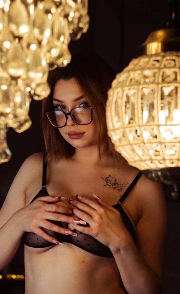 Evie_Bush