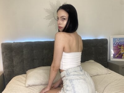 Dakota_mmm Female Brunettespetite Cam Striptease