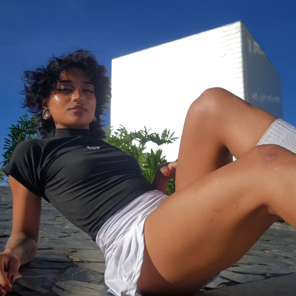 alessia_marshesi's Offline XXX Chat