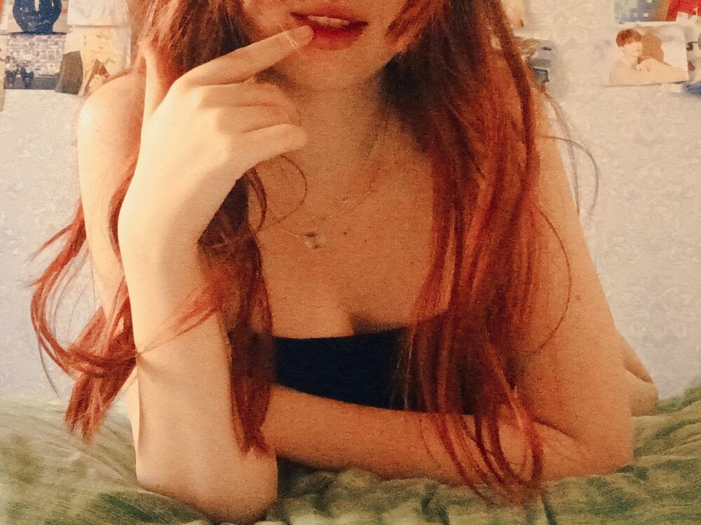 bestlivesexchat.com _lucystars_ livesex profile in straight cams