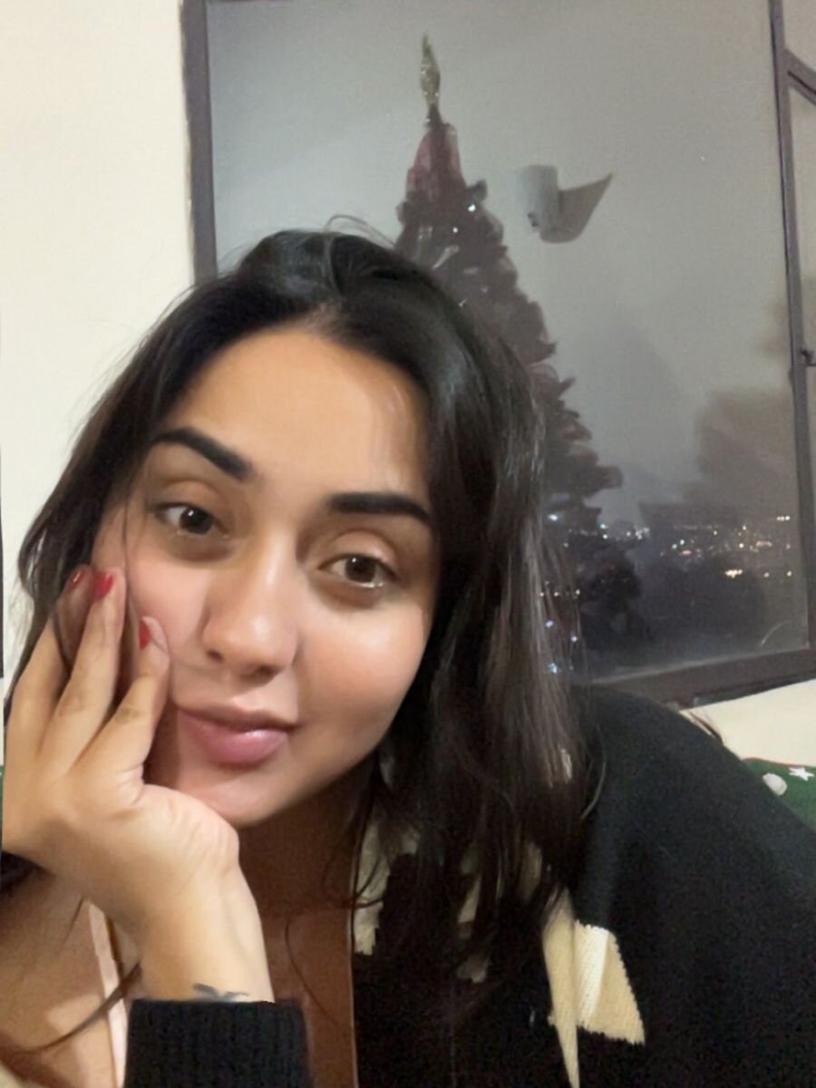 livestrip-joy.com _arianaa_29 livesex profile in curvy cams